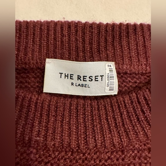The Reset R Label Cashmere Blend Crew Neck Sweater, see measurements - Picture 2 of 10
